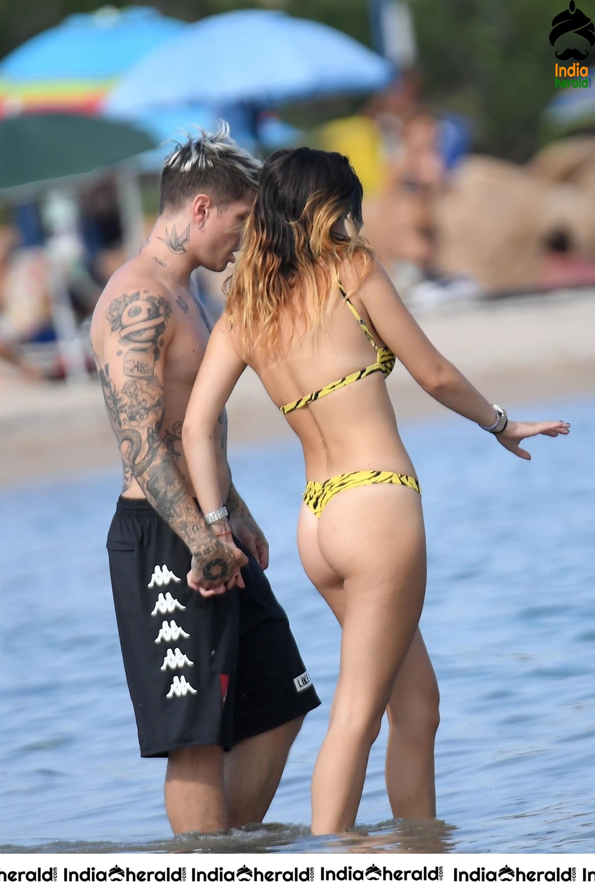 Bella Thorne exposing in Bikini and enjoys with her Boyfriend
