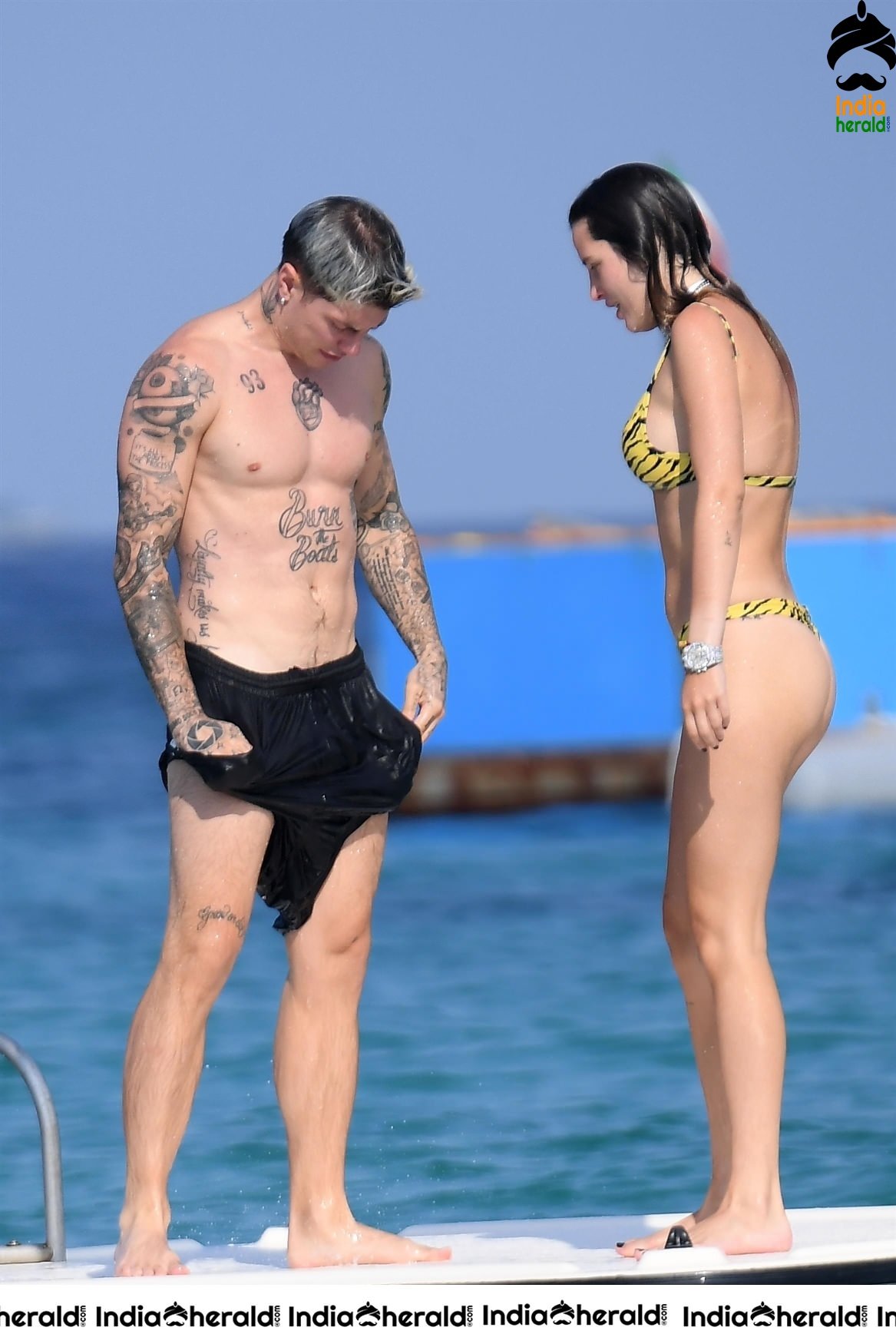 Bella Thorne exposing in Bikini and enjoys with her Boyfriend