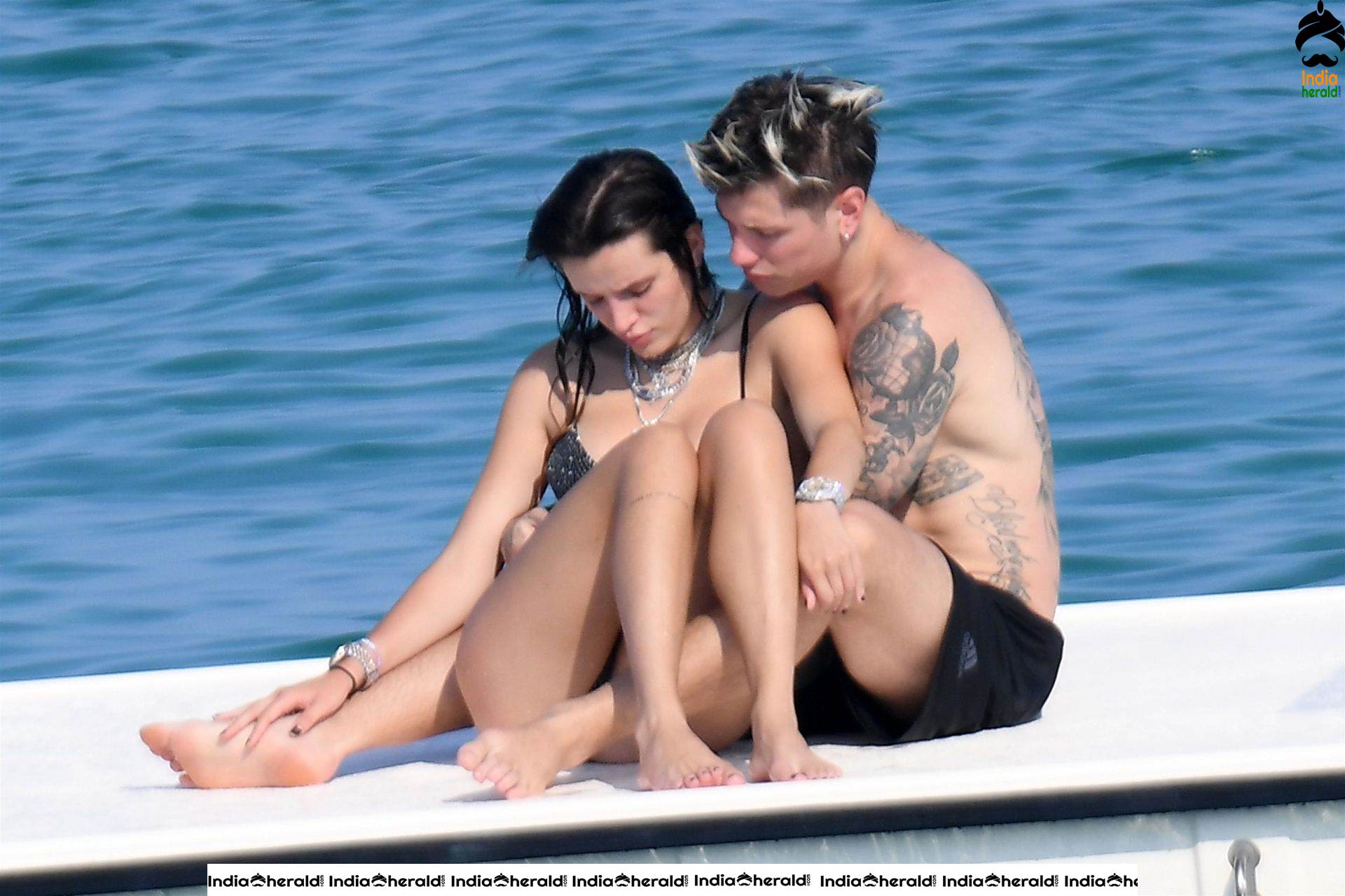 Bella Thorne in Black Lace Bikini Exposing and Enjoying with Boyfriend in Beach Set 1