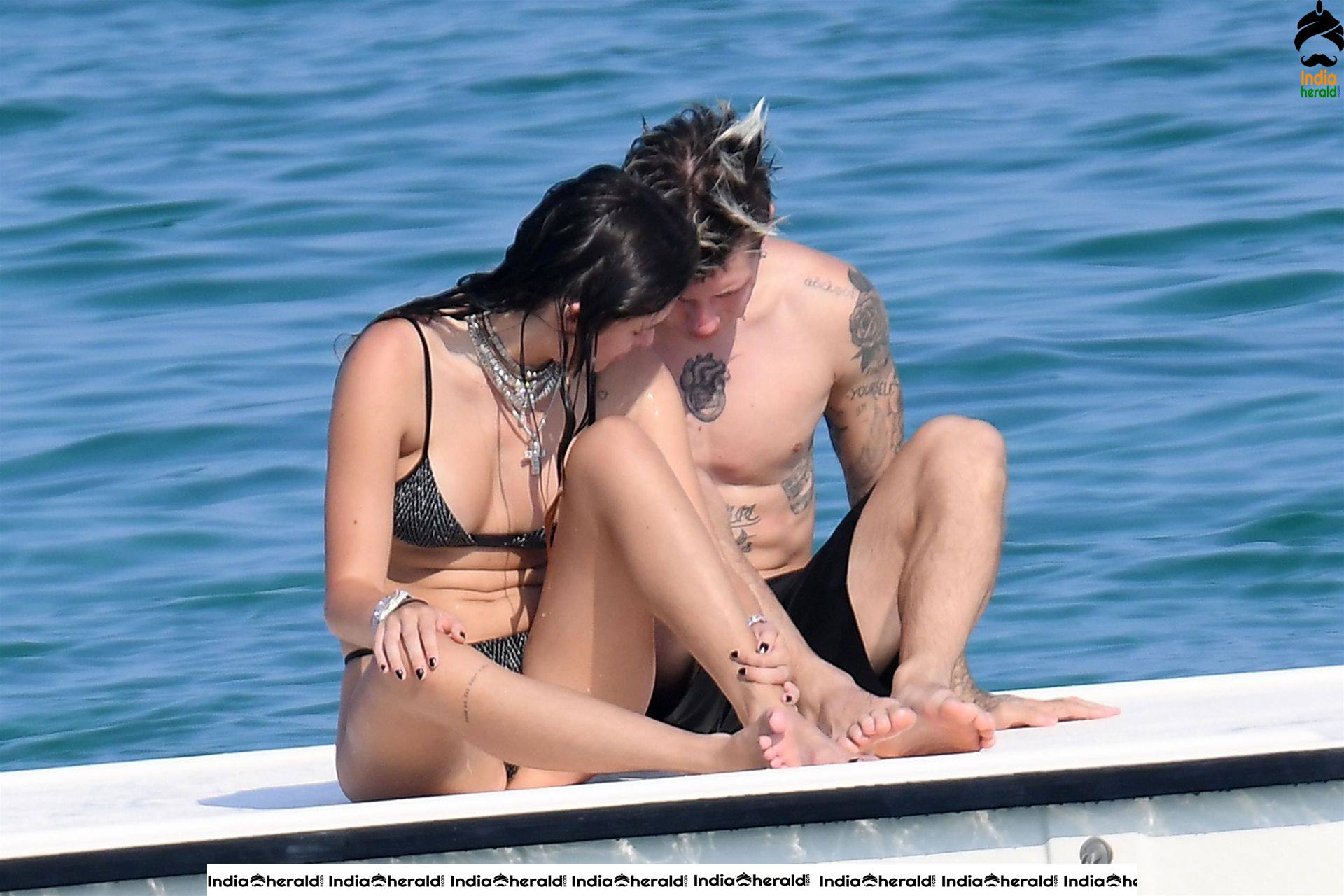 Bella Thorne in Black Lace Bikini Exposing and Enjoying with Boyfriend in Beach Set 2