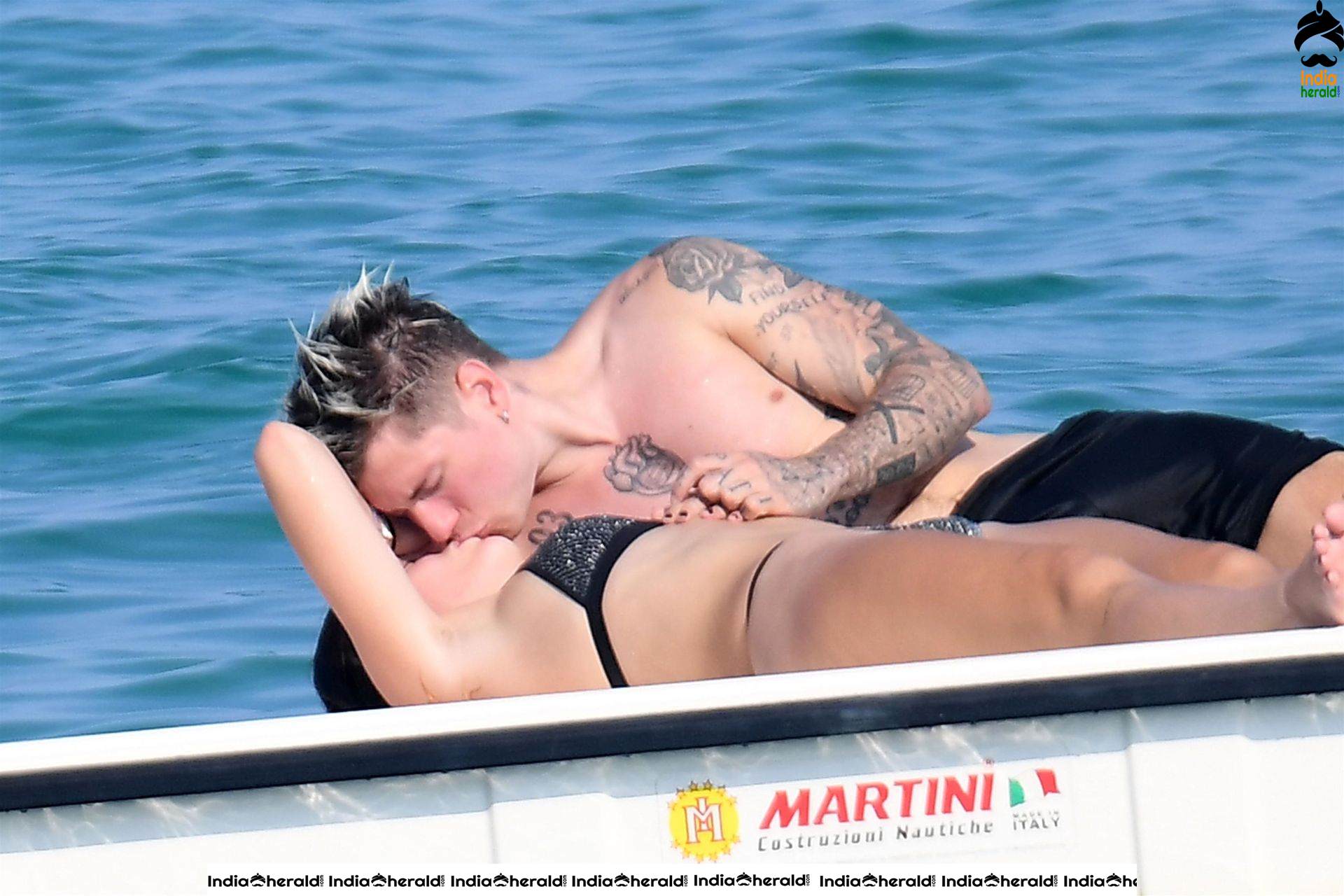 Bella Thorne in Black Lace Bikini Exposing and Enjoying with Boyfriend in Beach Set 2