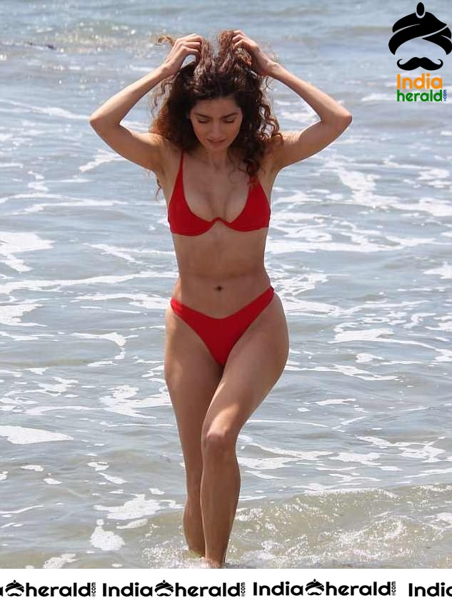 Blanca Blanco In A Red Bikini Walking In The Beach In Malibu