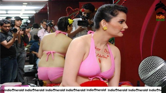 Bollywood Actresses Hot Oops Sizzling Moments Collection Set 2