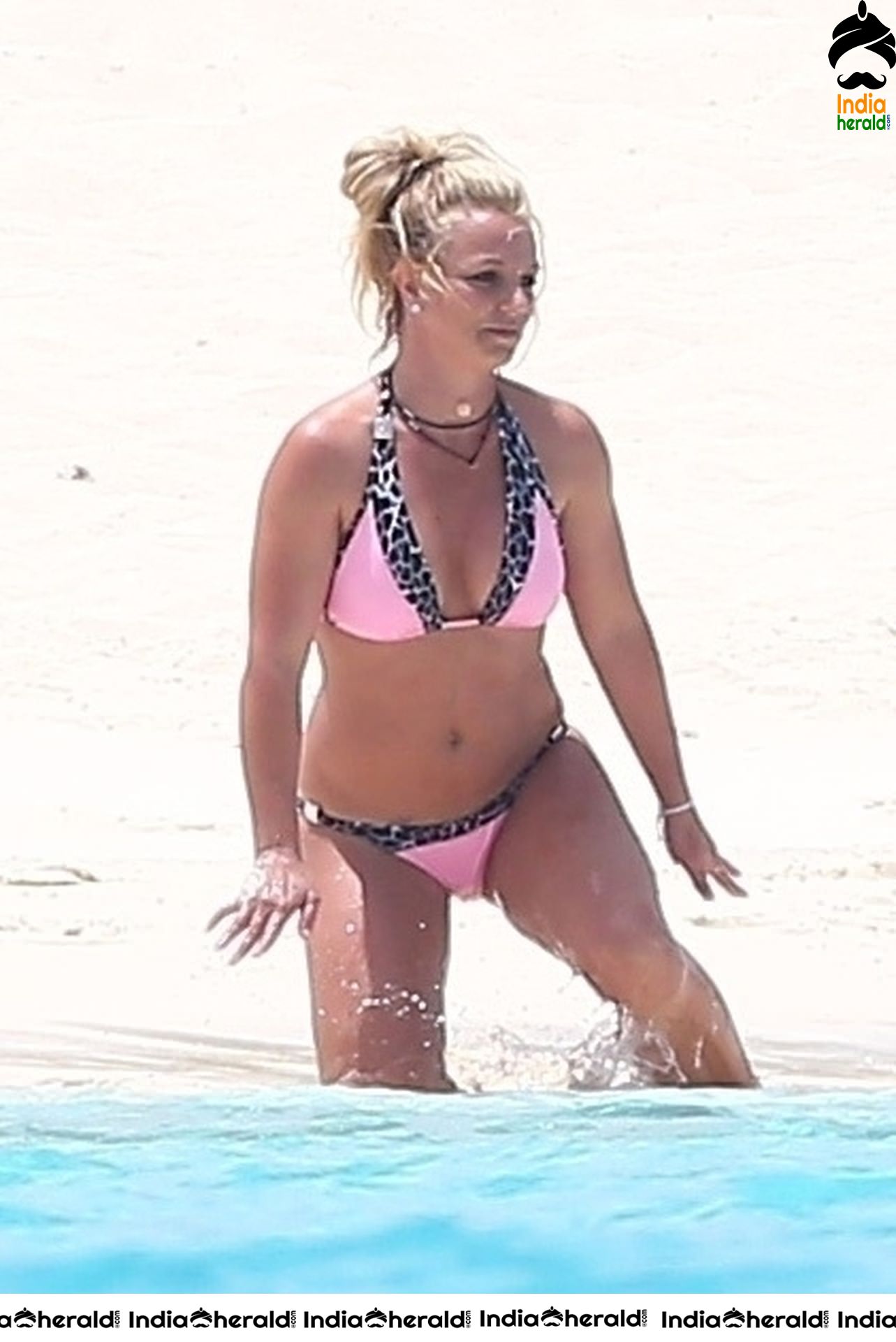 Britney Spears caught by Paparazzi in a Bikini at a Beach in Turks and Caicos Set 2