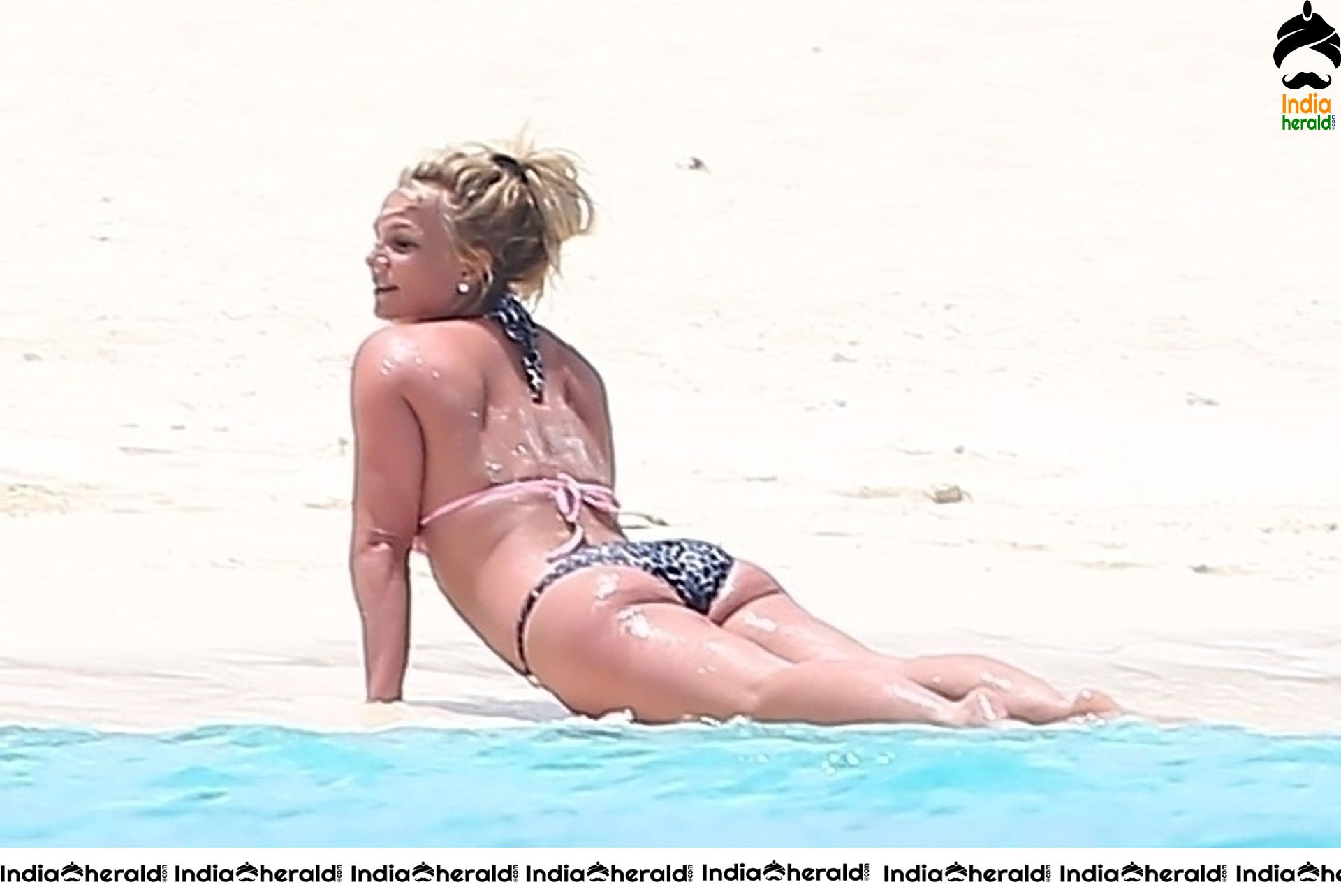 Britney Spears caught by Paparazzi in a Bikini at a Beach in Turks and Caicos Set 2