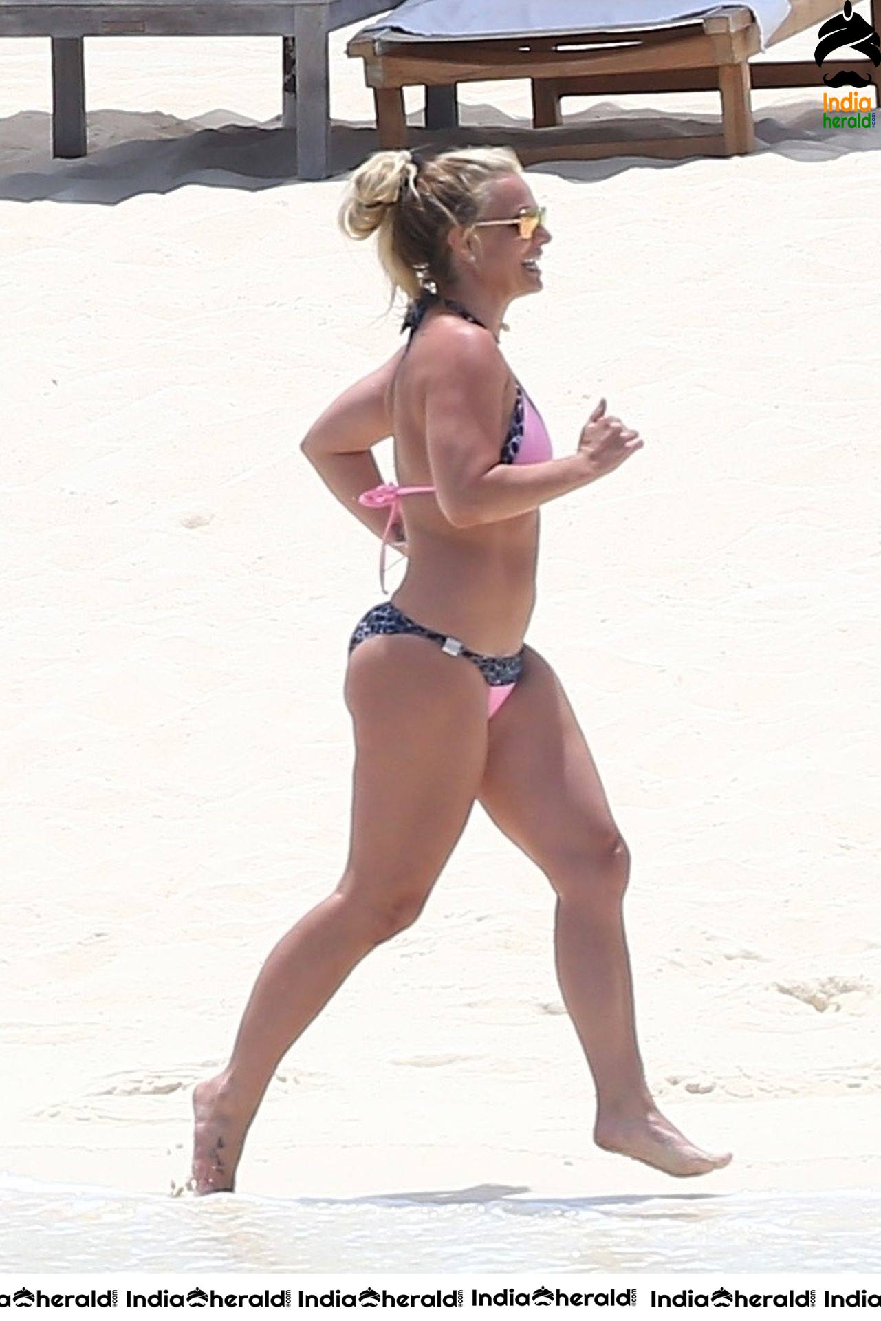 Britney Spears caught by Paparazzi in a Bikini at a Beach in Turks and Caicos Set 2