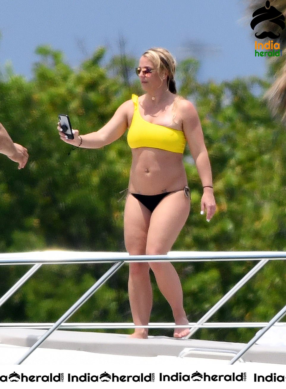 Britney Spears in a Bikini on a Yacht in Miami Set 2