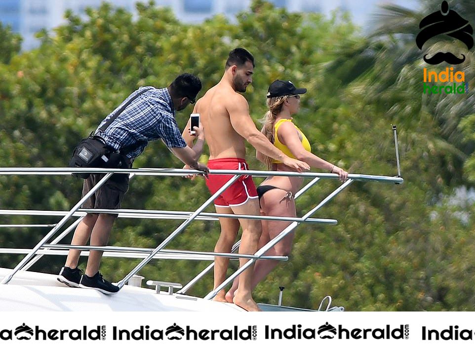 Britney Spears in a Bikini on a Yacht in Miami Set 2