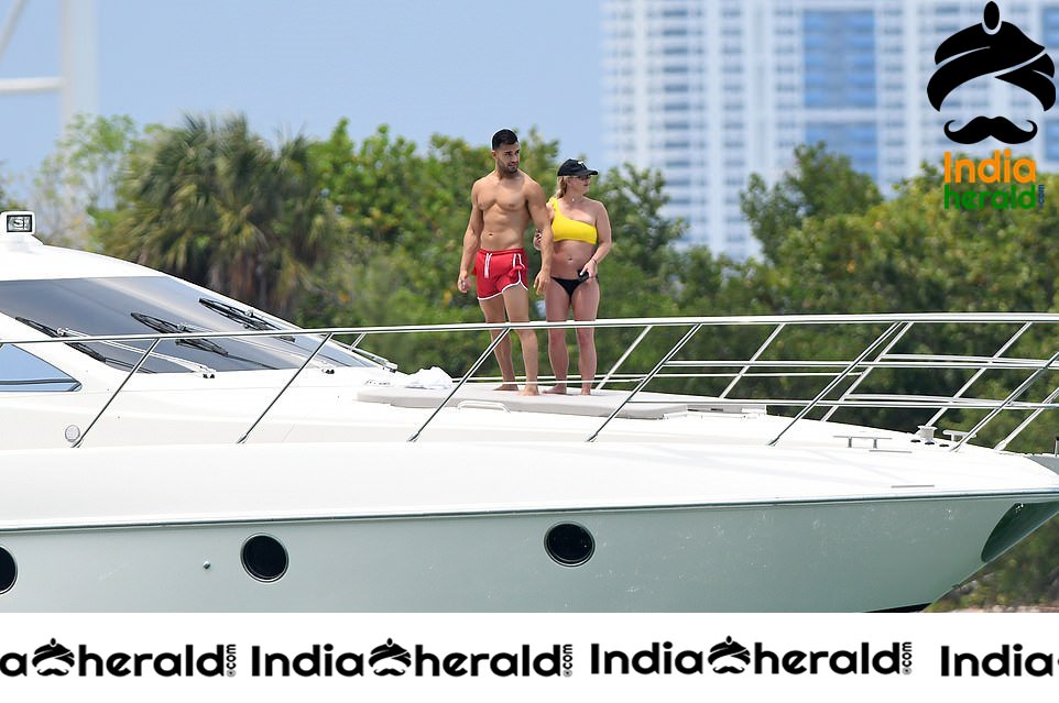 Britney Spears in a Bikini on a Yacht in Miami Set 2
