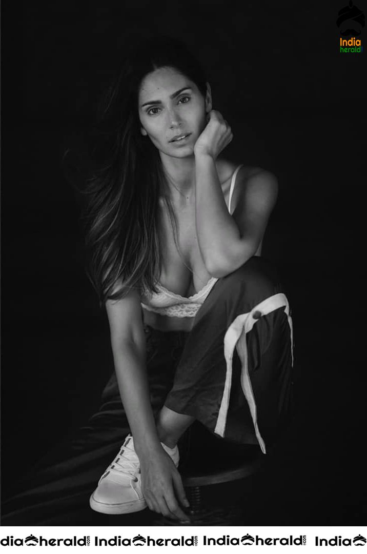 Bruna Abdullah Hottest Photos Collection exposing Cleavage and Busty Assets Set 2