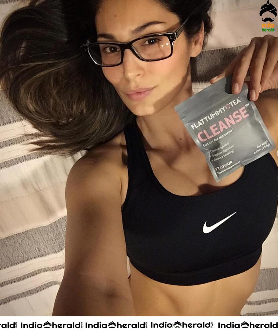 Bruna Abdullah Hottest Photos Collection exposing Cleavage and Busty Assets Set 2