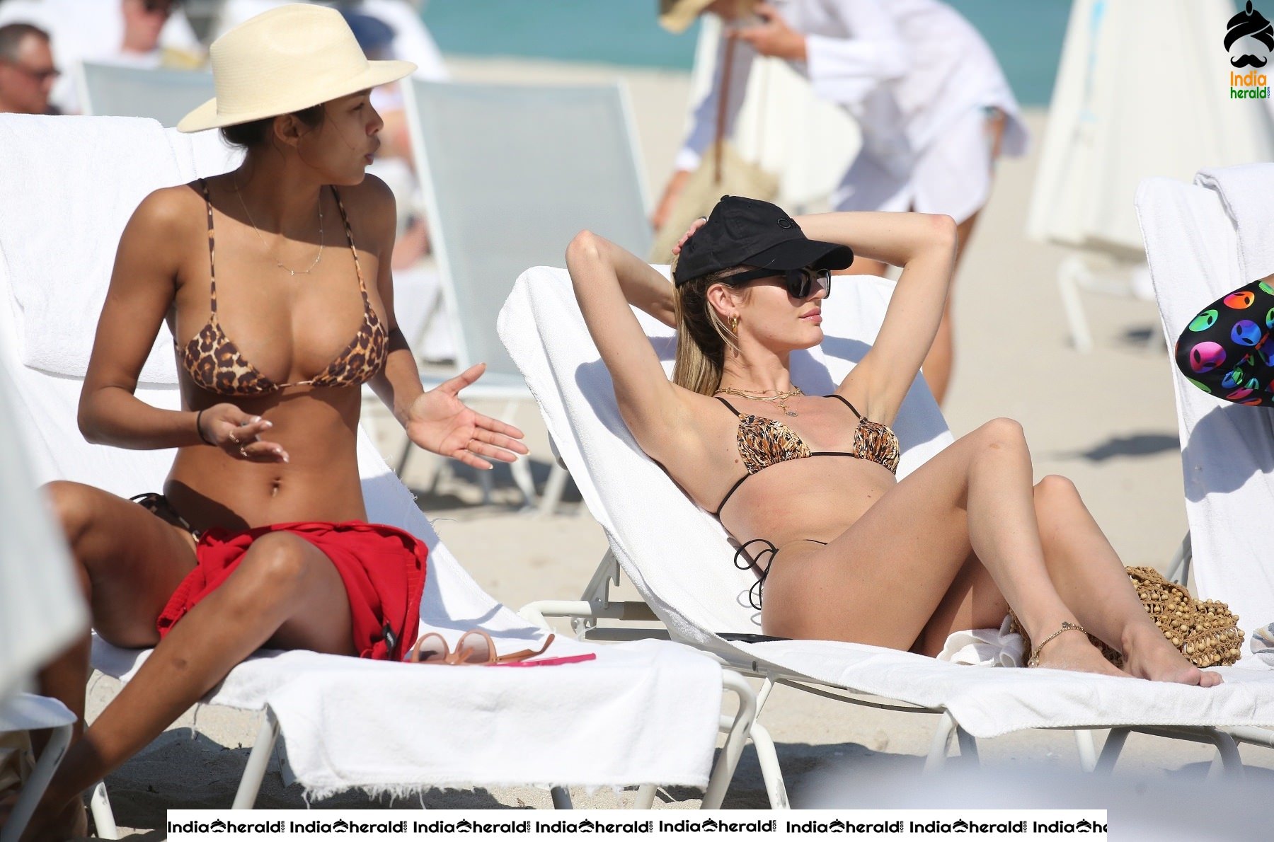 Candice Swanepoel and Lais Ribeiro spotted in Bikini as they have some fun time together Set 1