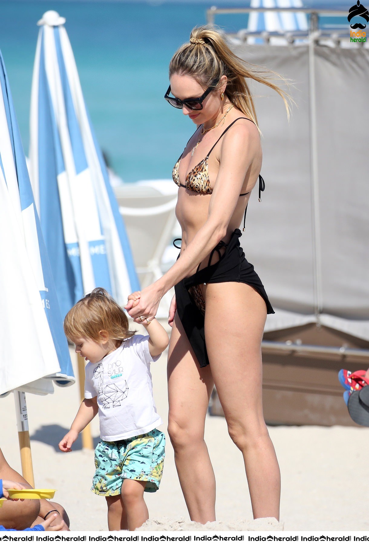 Candice Swanepoel and Lais Ribeiro spotted in Bikini as they have some fun time together Set 2