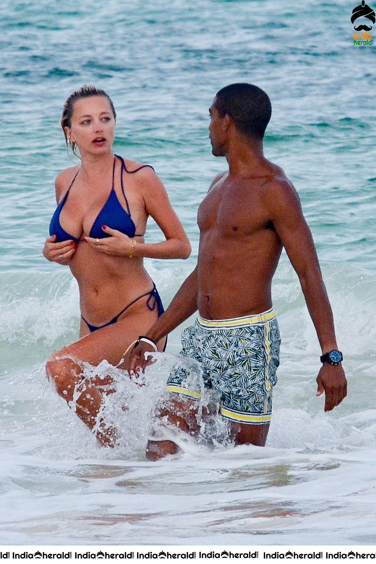 Caroline Vreeland suffers an unfortunate malfunction in Bikini Set 2