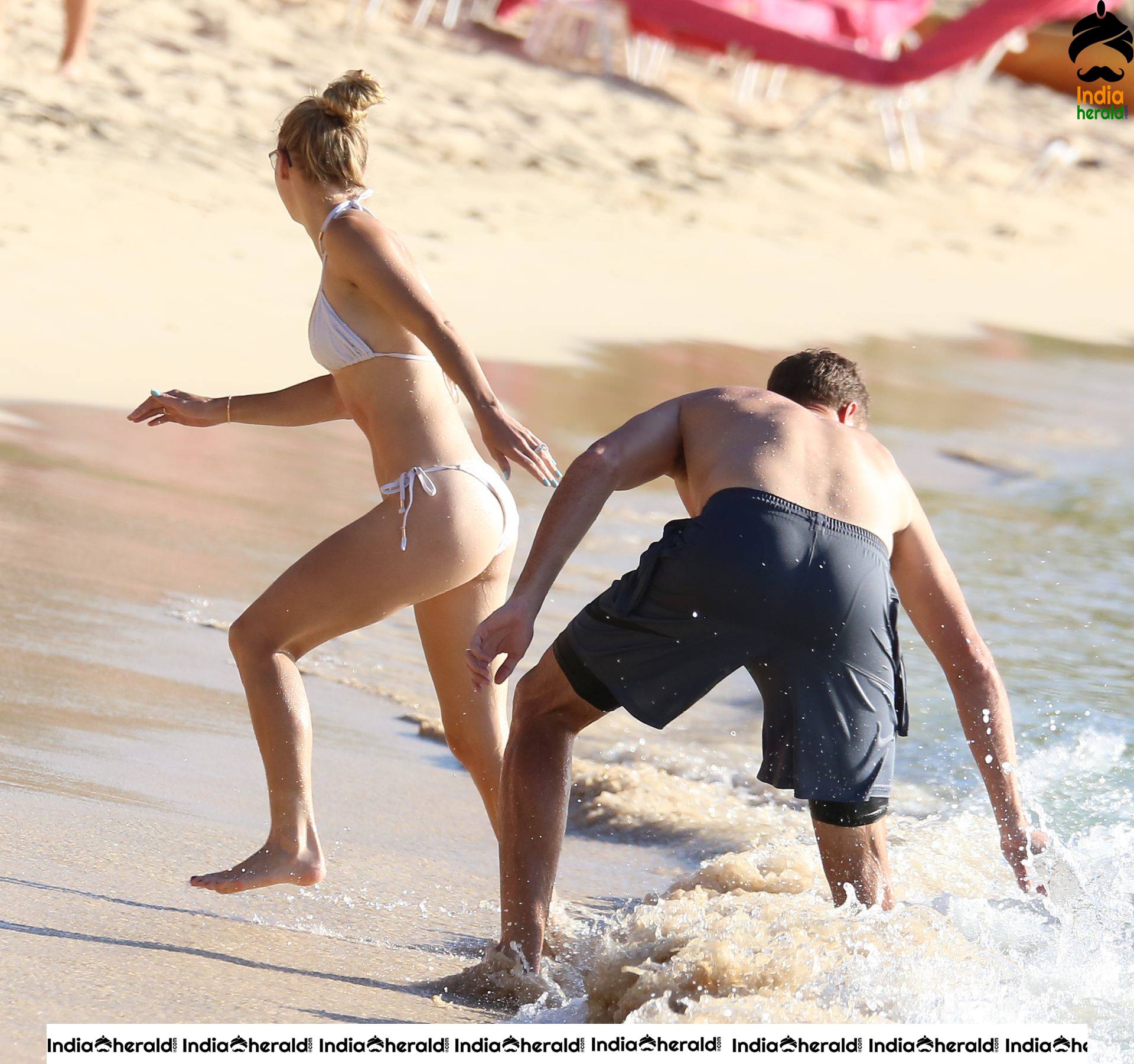 Caroline Wozniacki Enjoying in Bikini at a Beach in Barbados Set 1