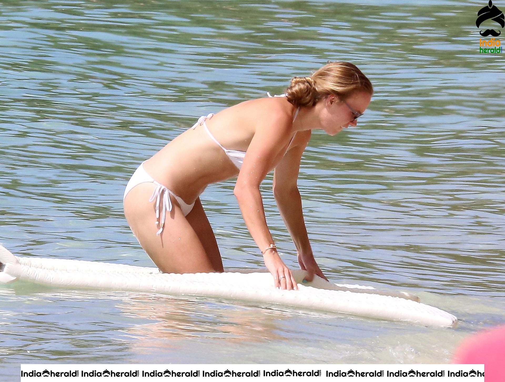 Caroline Wozniacki Enjoying in Bikini at a Beach in Barbados Set 2