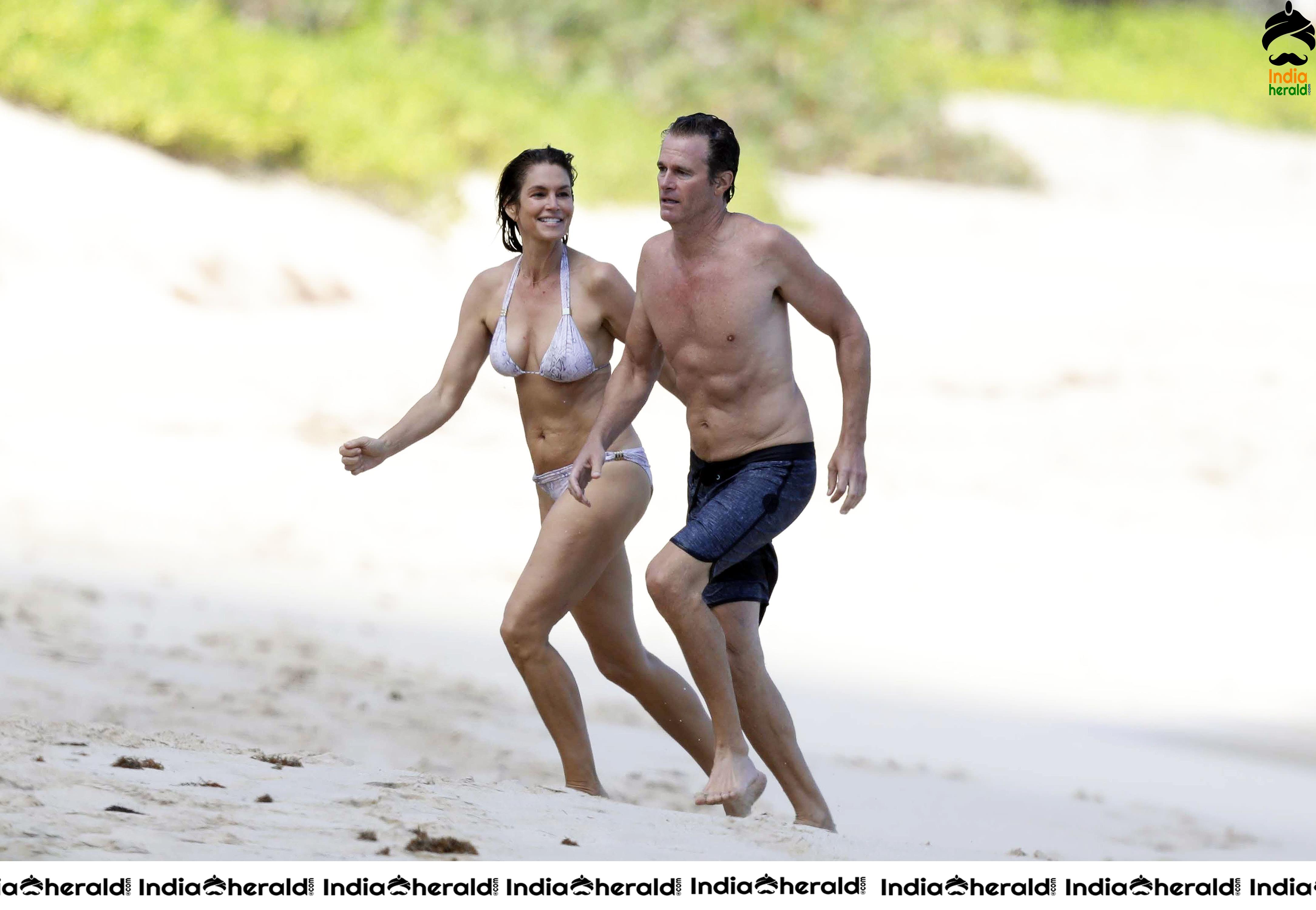 Cindy Crawford Wearing a Bikini at a Beach in St Barts Set 1