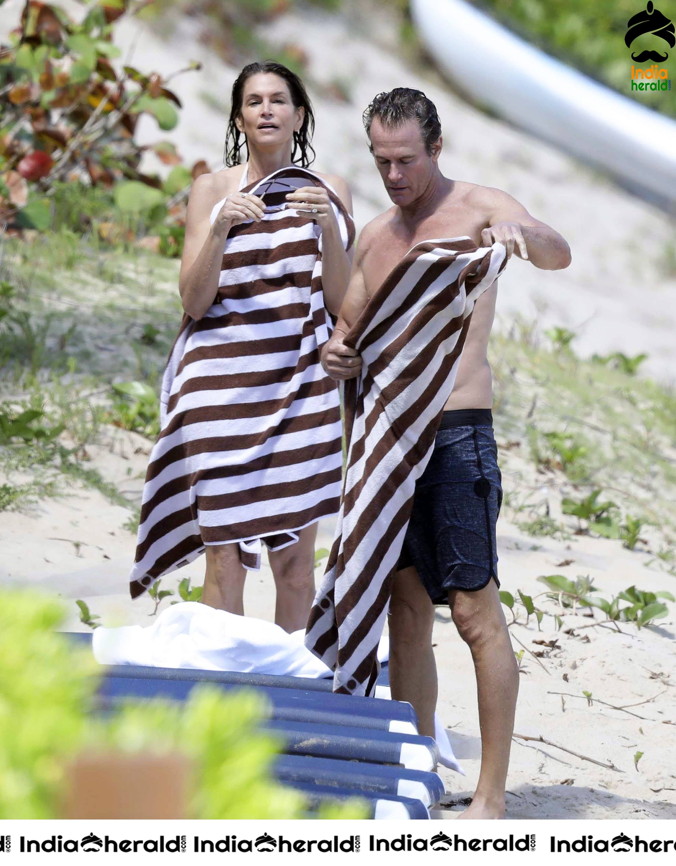 Cindy Crawford Wearing a Bikini at a Beach in St Barts Set 1