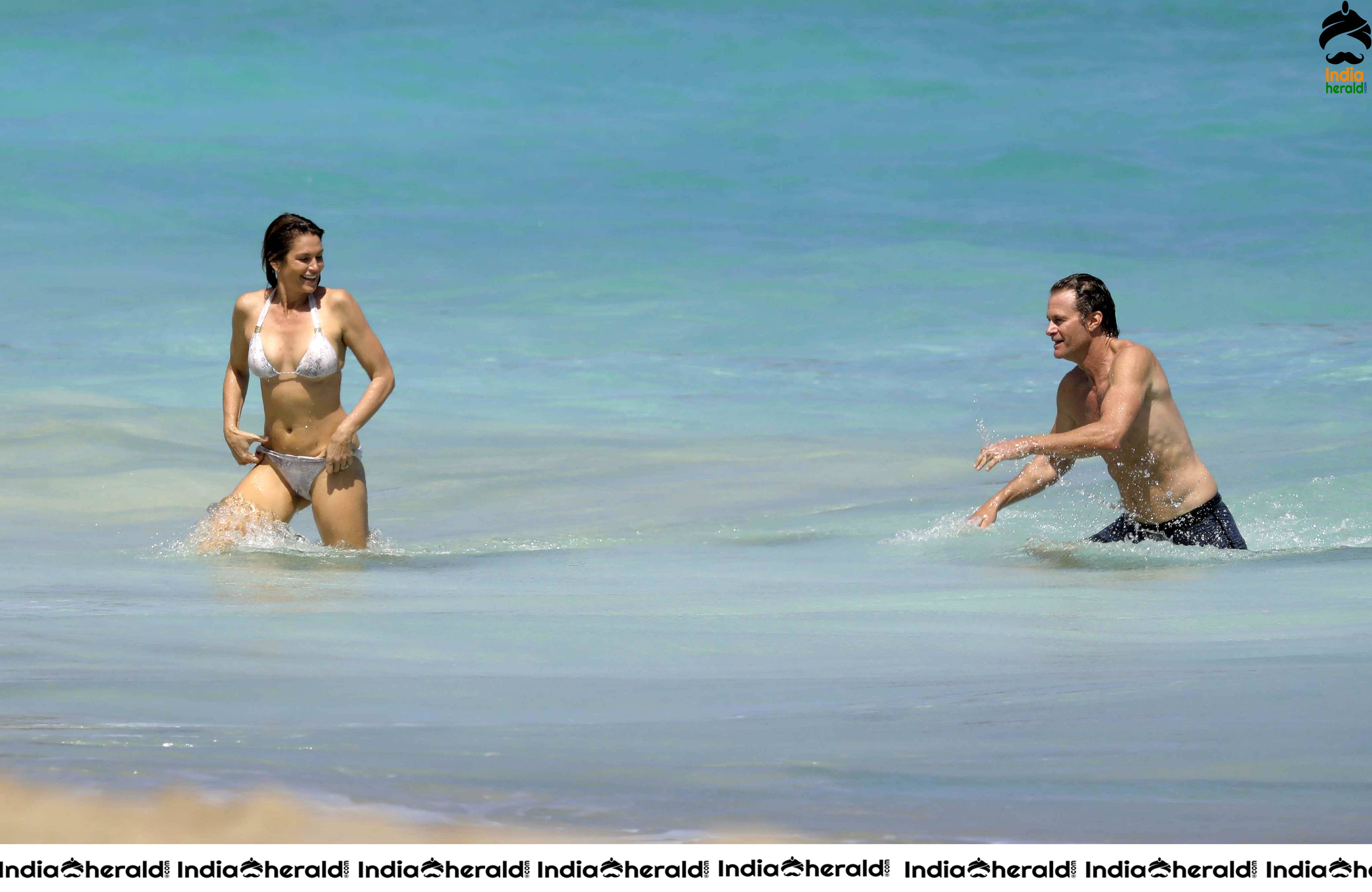 Cindy Crawford Wearing a Bikini at a Beach in St Barts Set 2