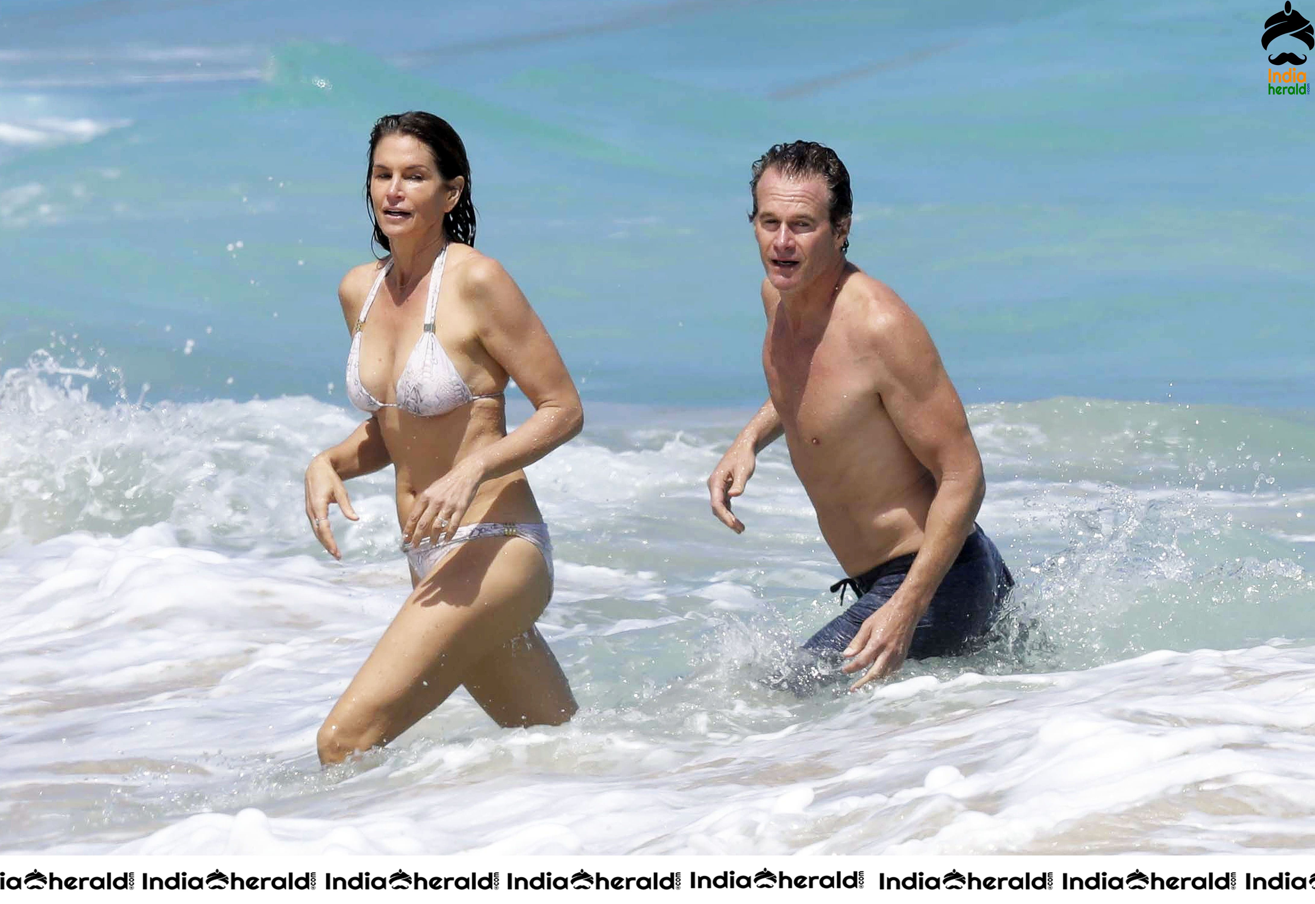 Cindy Crawford Wearing a Bikini at a Beach in St Barts Set 2