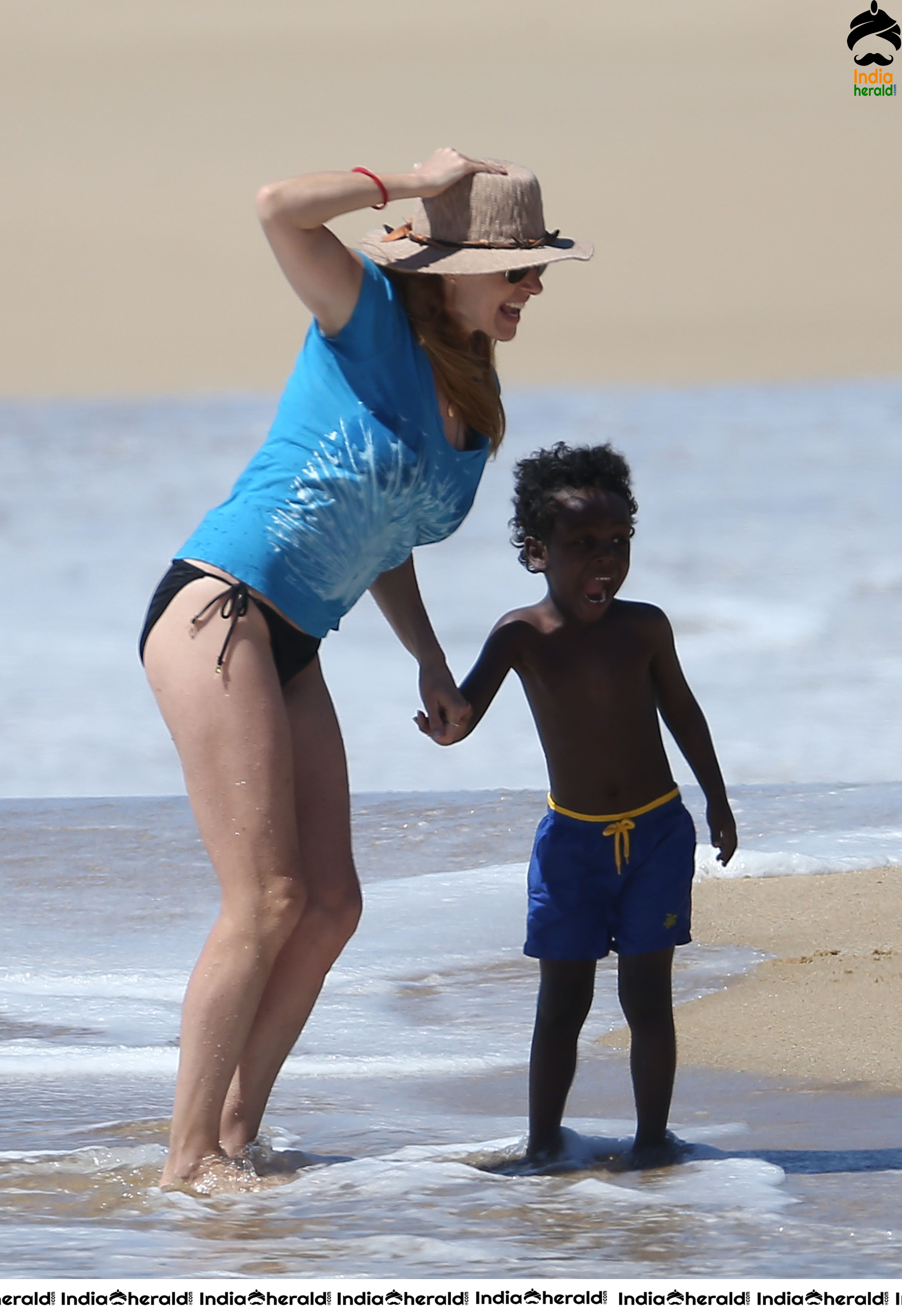 Connie Britton spotted in Bikini Bottom at Miami Set 1