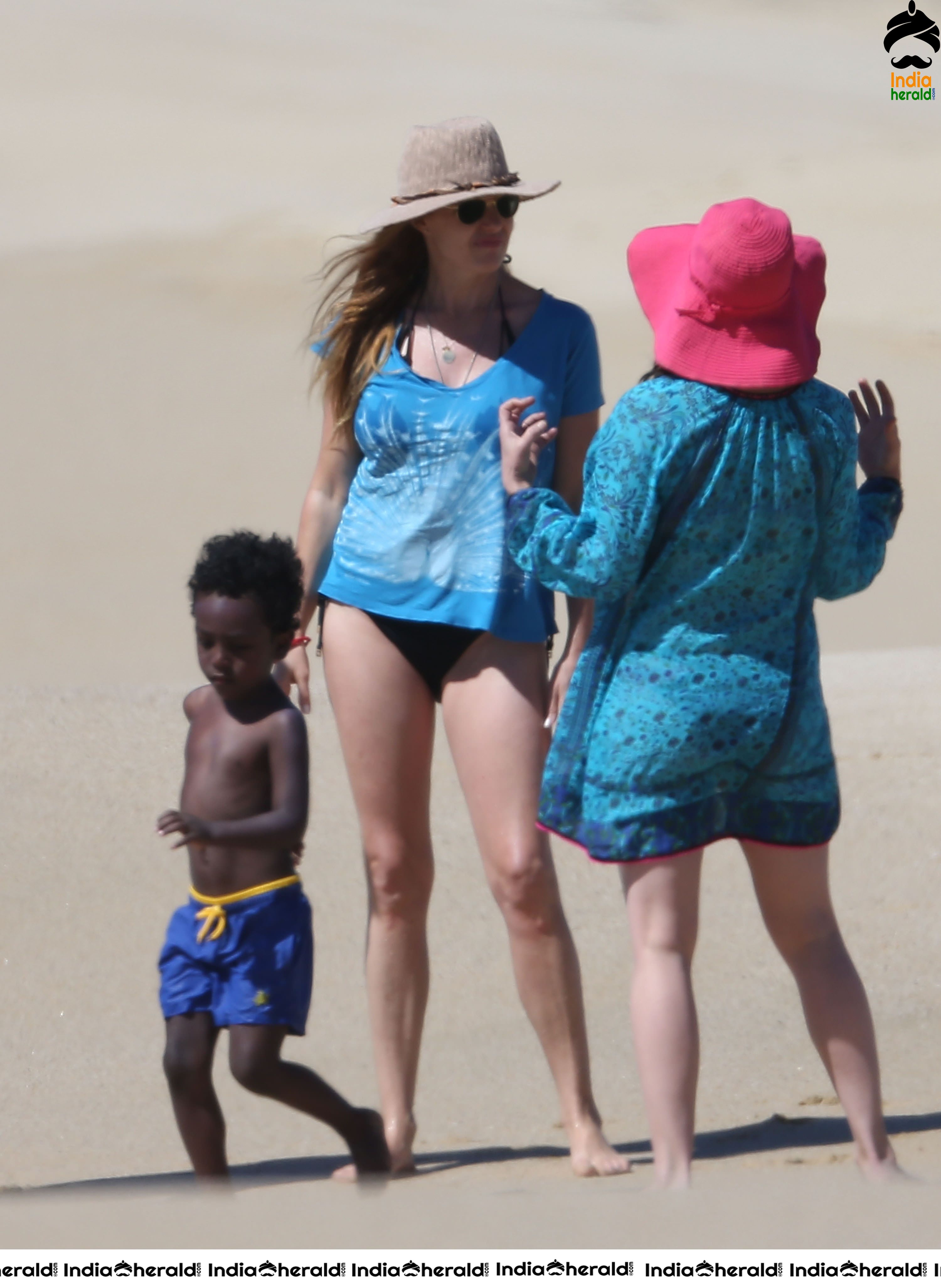 Connie Britton spotted in Bikini Bottom at Miami Set 2