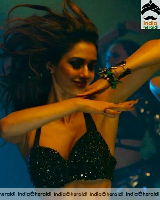 Disha Patani Hot Dance Performances Photo Stills