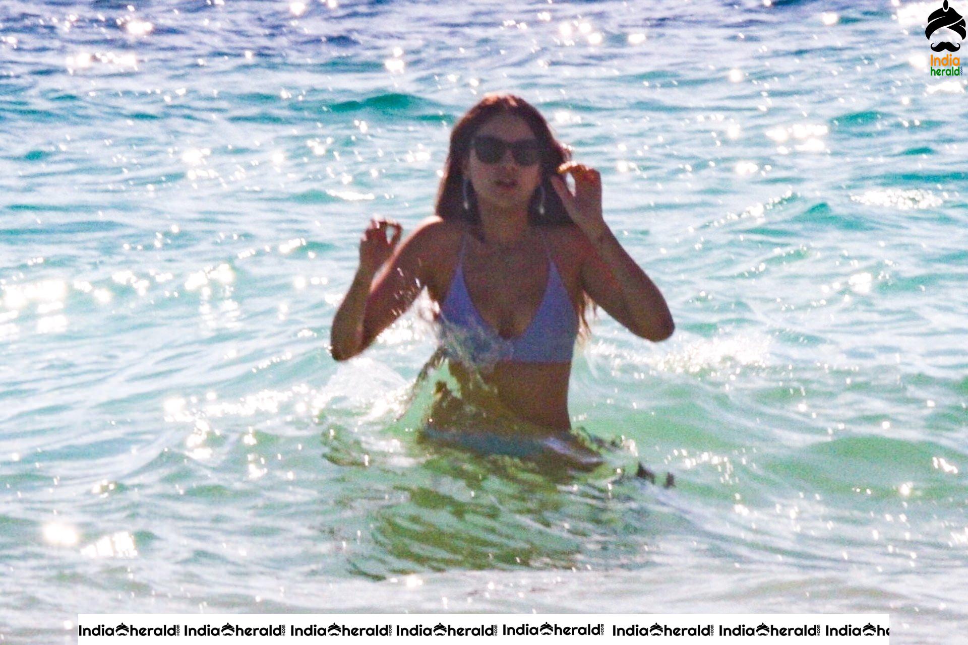 Eiza Gonzalez Enjoying with her Boyfriend in Bikini