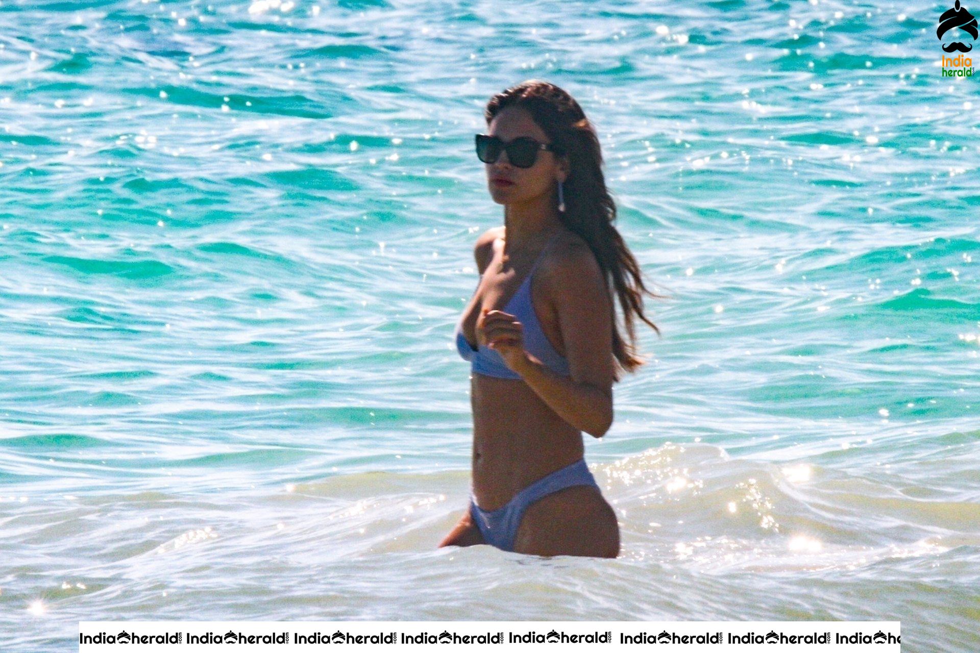 Eiza Gonzalez Enjoying with her Boyfriend in Bikini