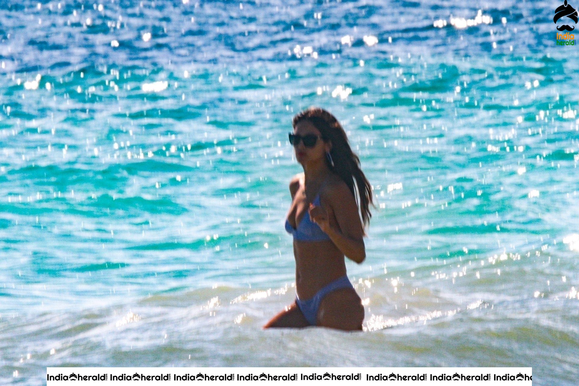 Eiza Gonzalez Enjoying with her Boyfriend in Bikini