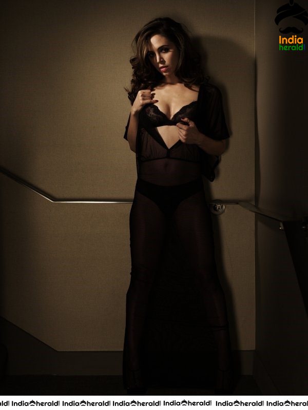 Eliza Dushku Hot And Sexy Photoshoot In Bikini For Maxim Set 3