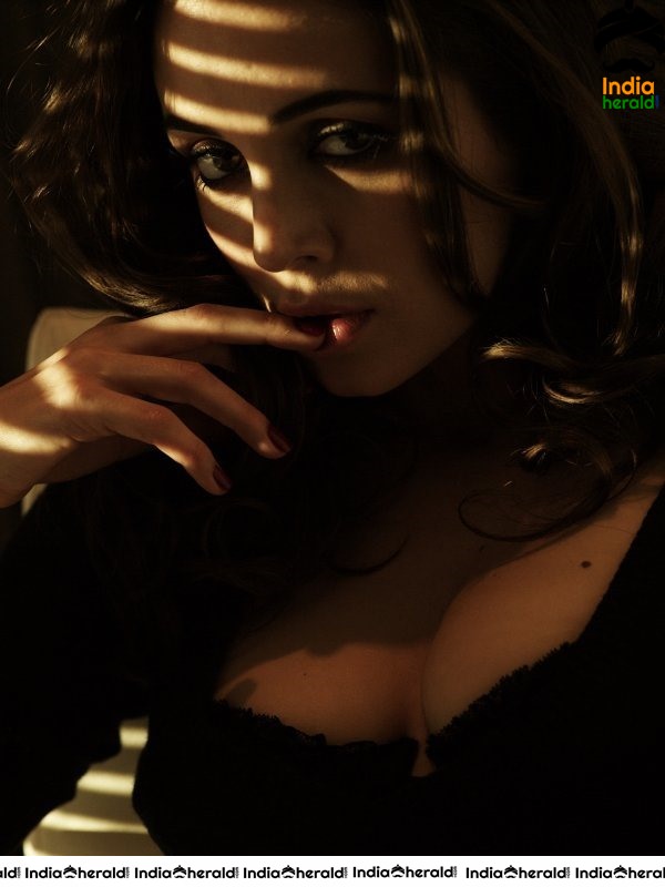 Eliza Dushku Hot And Sexy Photoshoot In Bikini For Maxim Set 5