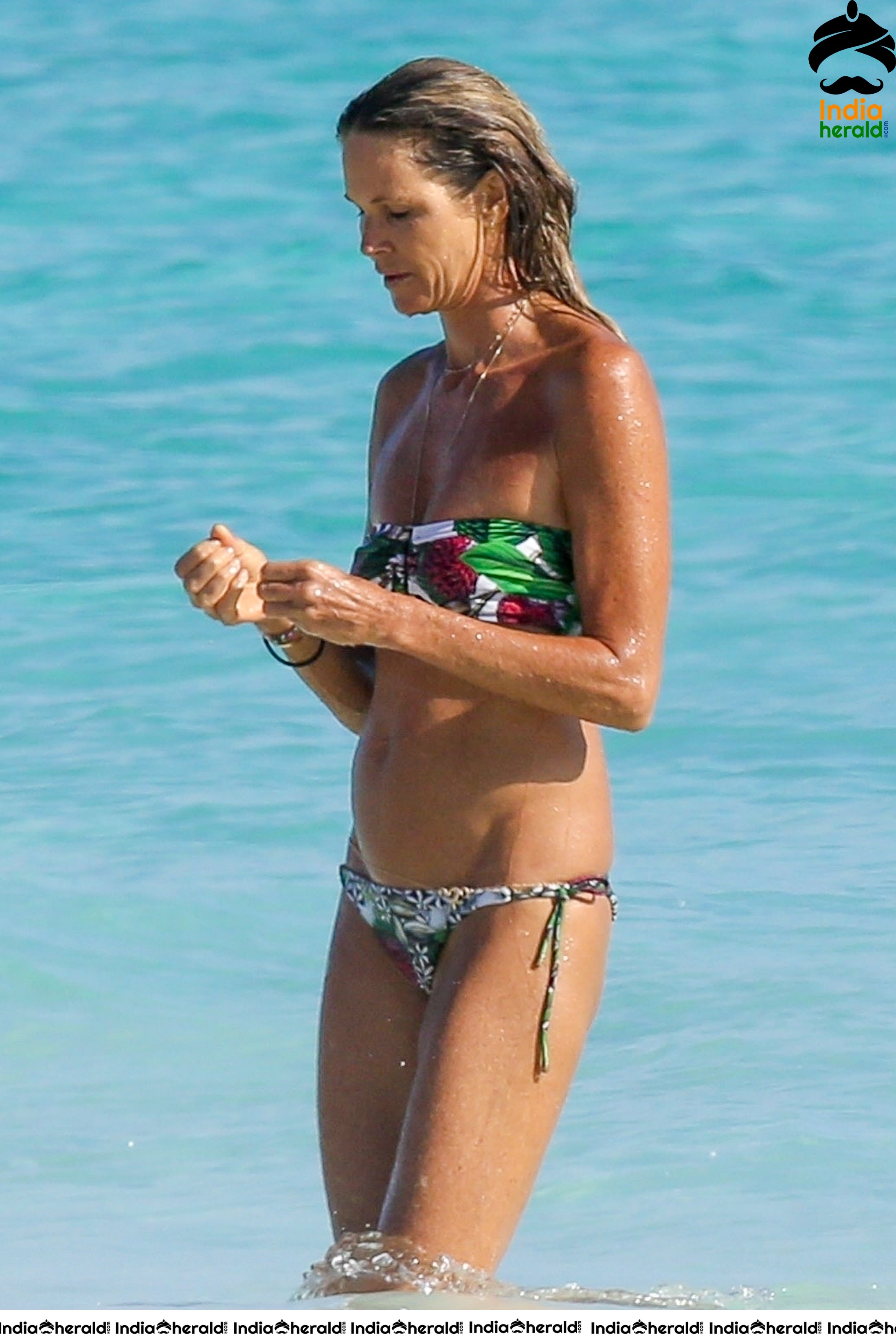 Elle Macpherson Wearing a Bikini at a Beach in The Bahamas Set 2