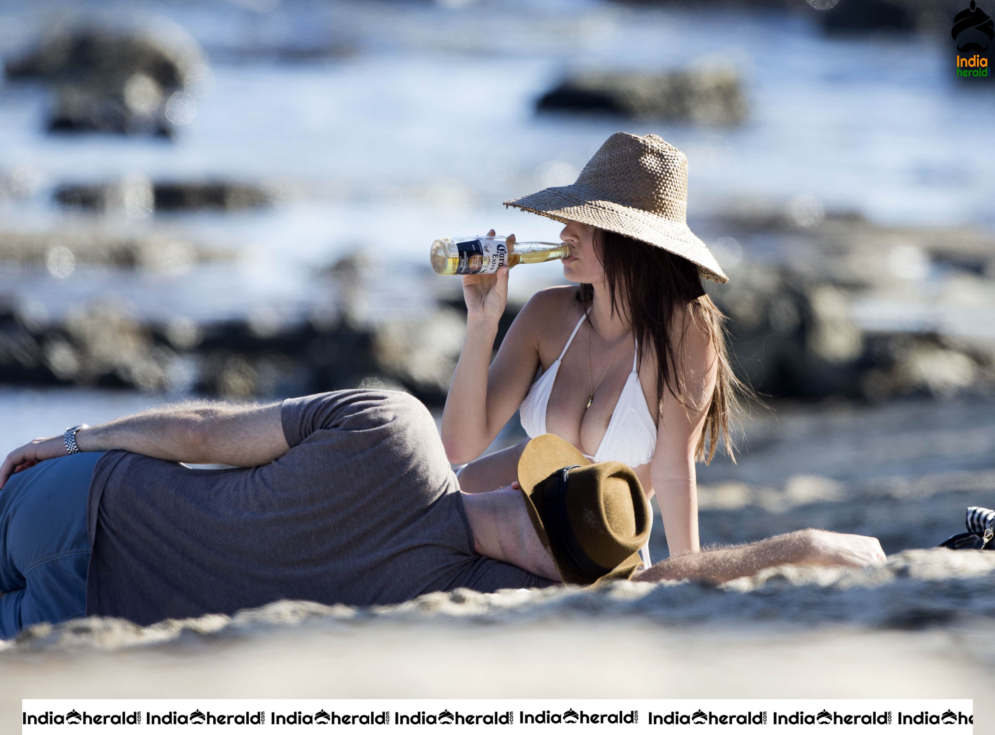 Emily Ratajkowski Hot Bikini Photoshoot in Malibu Set 1