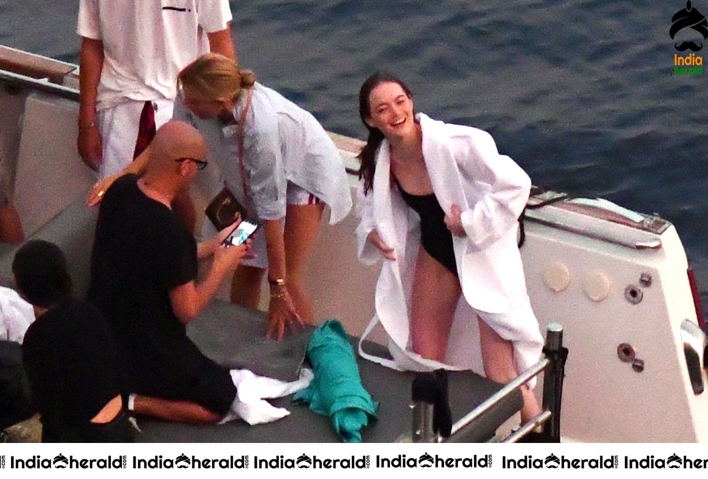 Emma Stone shooting an advertisement for Louis Vuitton in Italy Set 2