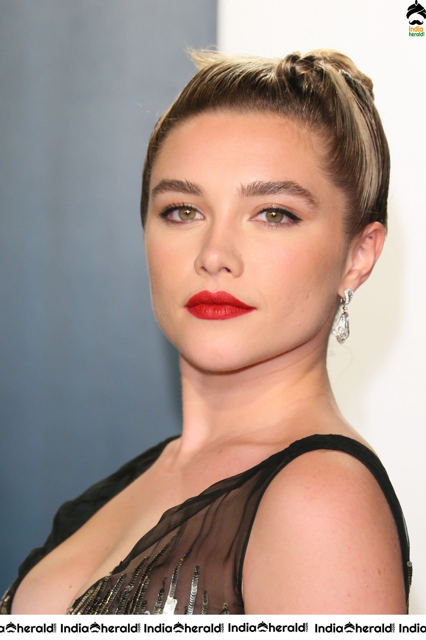 Florence Pugh at Vanity Fair Oscar Party in Beverly Hills Set 2
