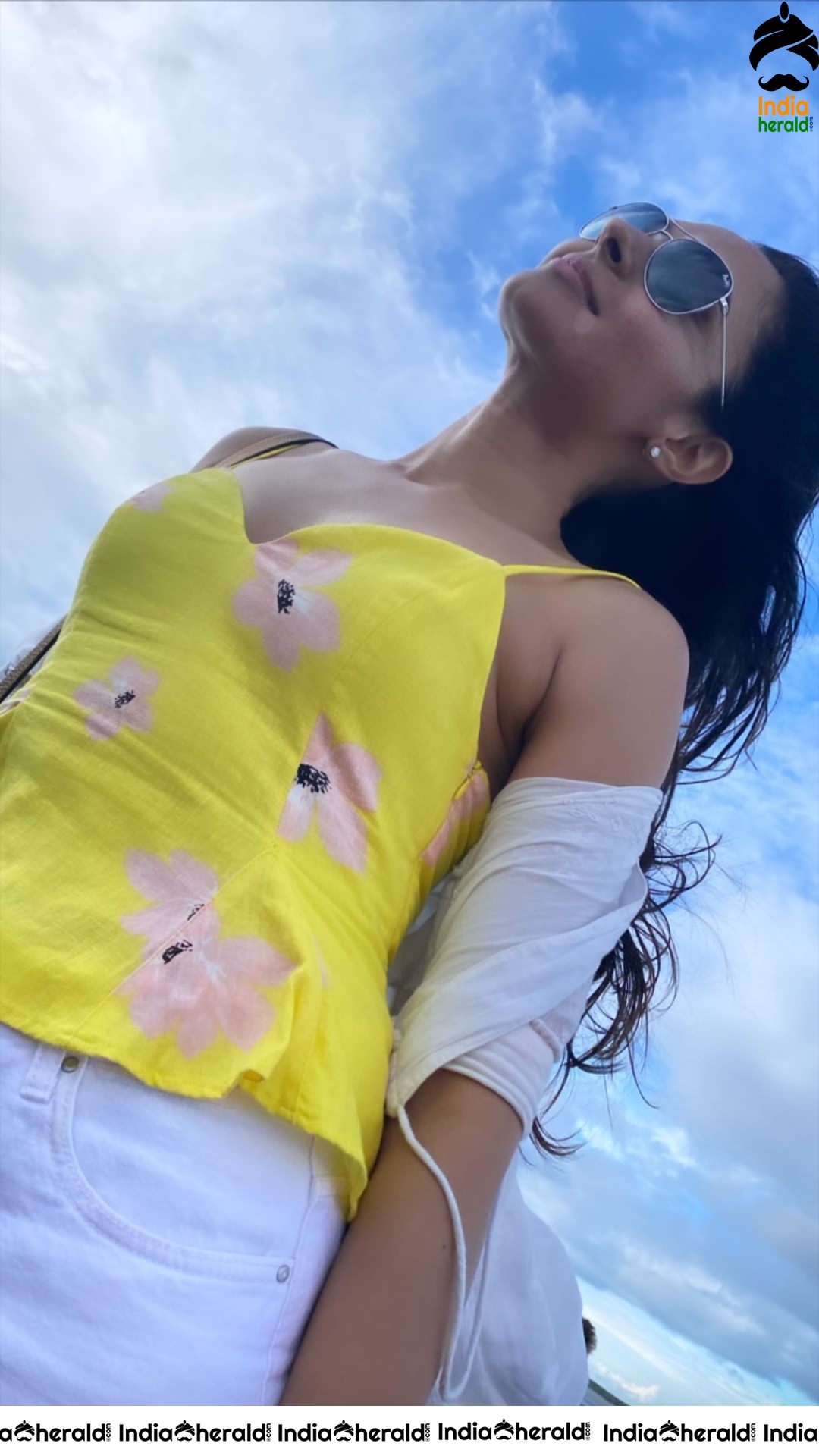 Gehana Vasisth Oozing Hotness and Sex Appeal in Arabic Song Set 1