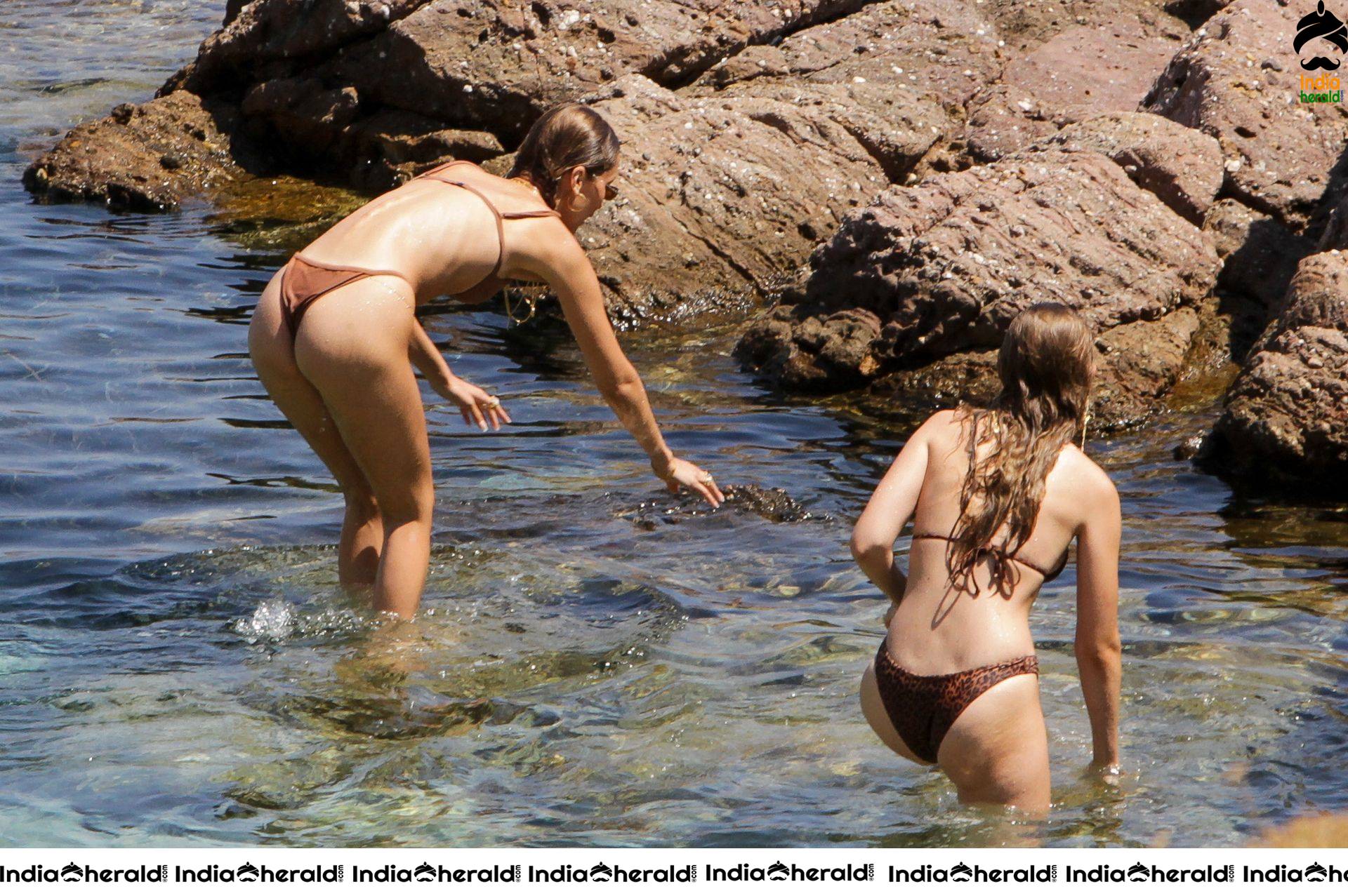 Gigi Hadid and Bella Hadid expose their Bikini Bodies On Mykonos Island Set 1