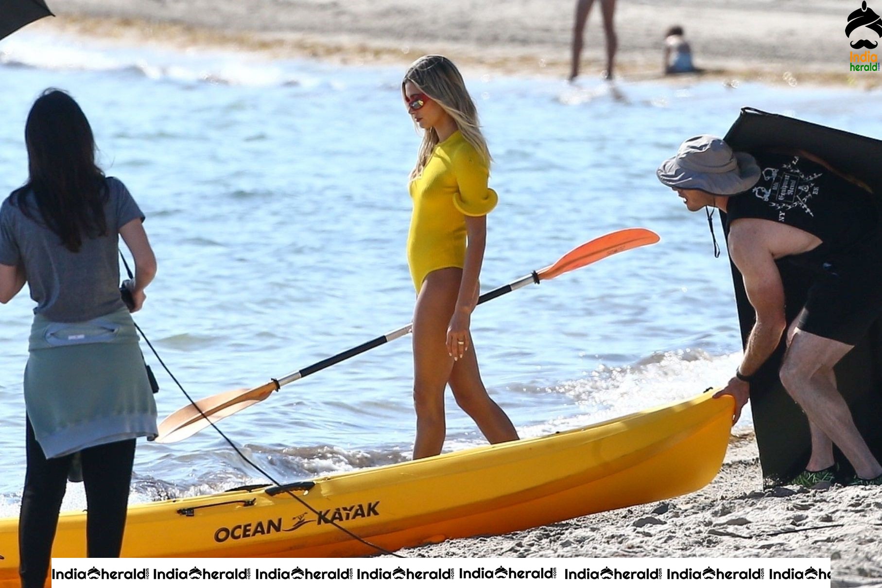 Hailey Baldwin Photoshoot in Bikini on the beach in Miami Set 1