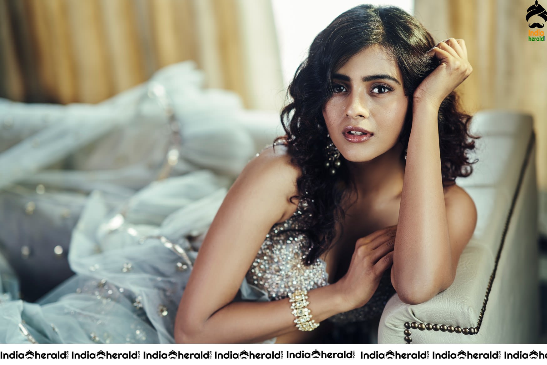 Hebah Patel Hot Cleavage Revealing Sexy Photoshoot Set 1