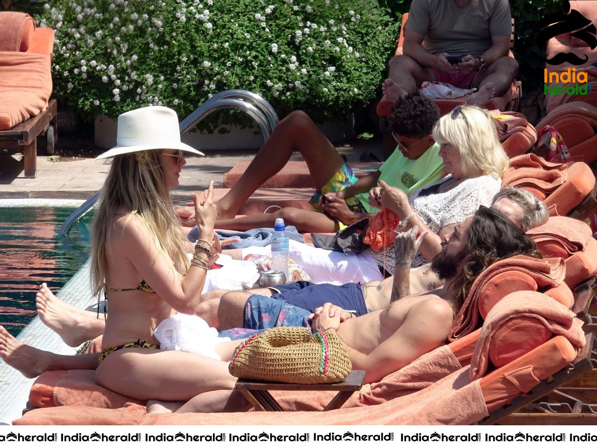 Heidi Klum Bikini in Capri Set 2