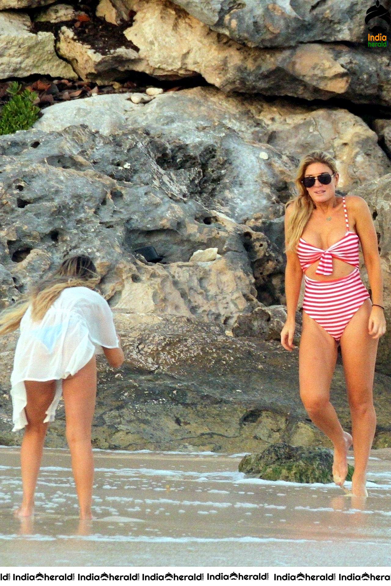 Hofit Golan sizzling display in her swimsuit in Tulum