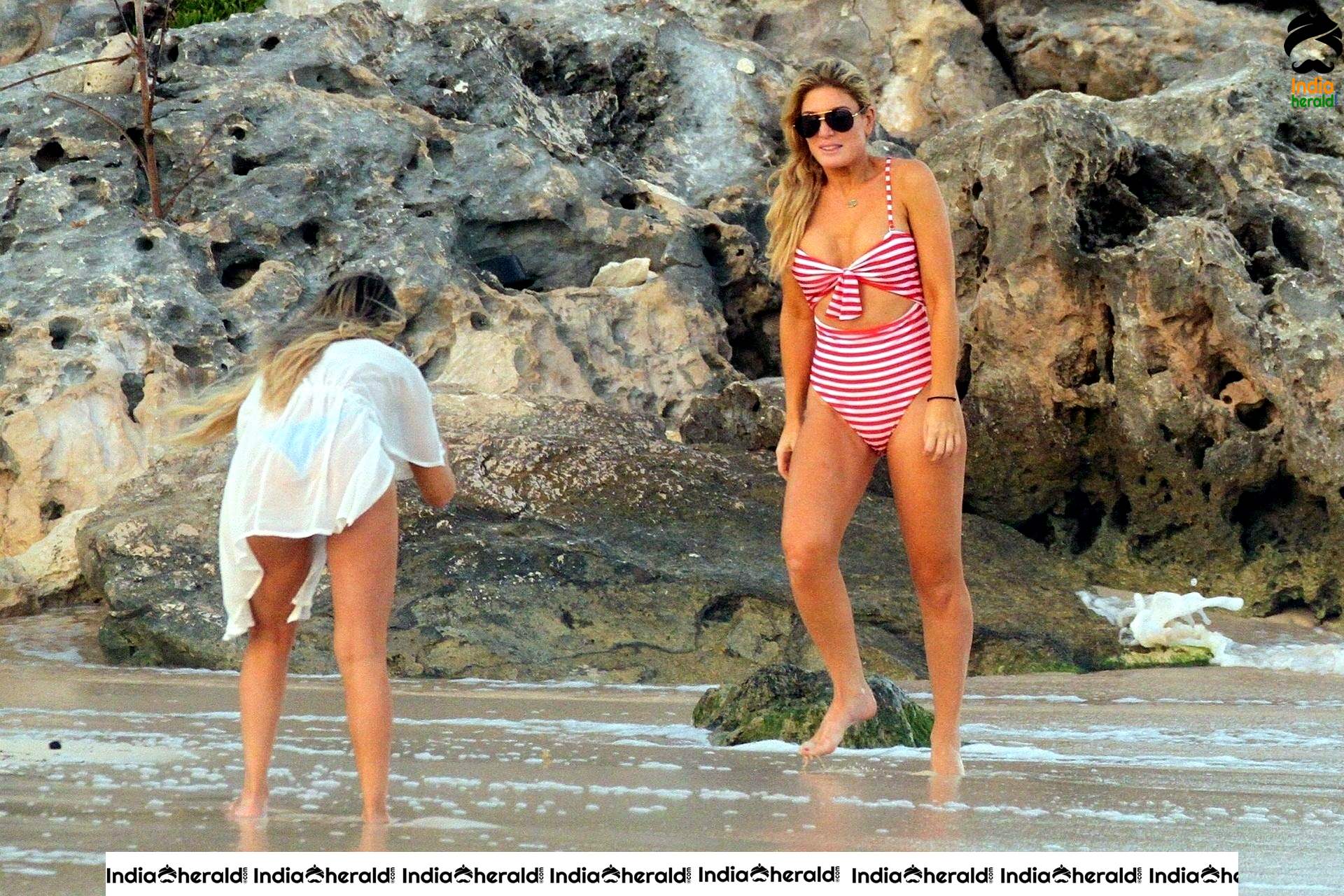 Hofit Golan sizzling display in her swimsuit in Tulum