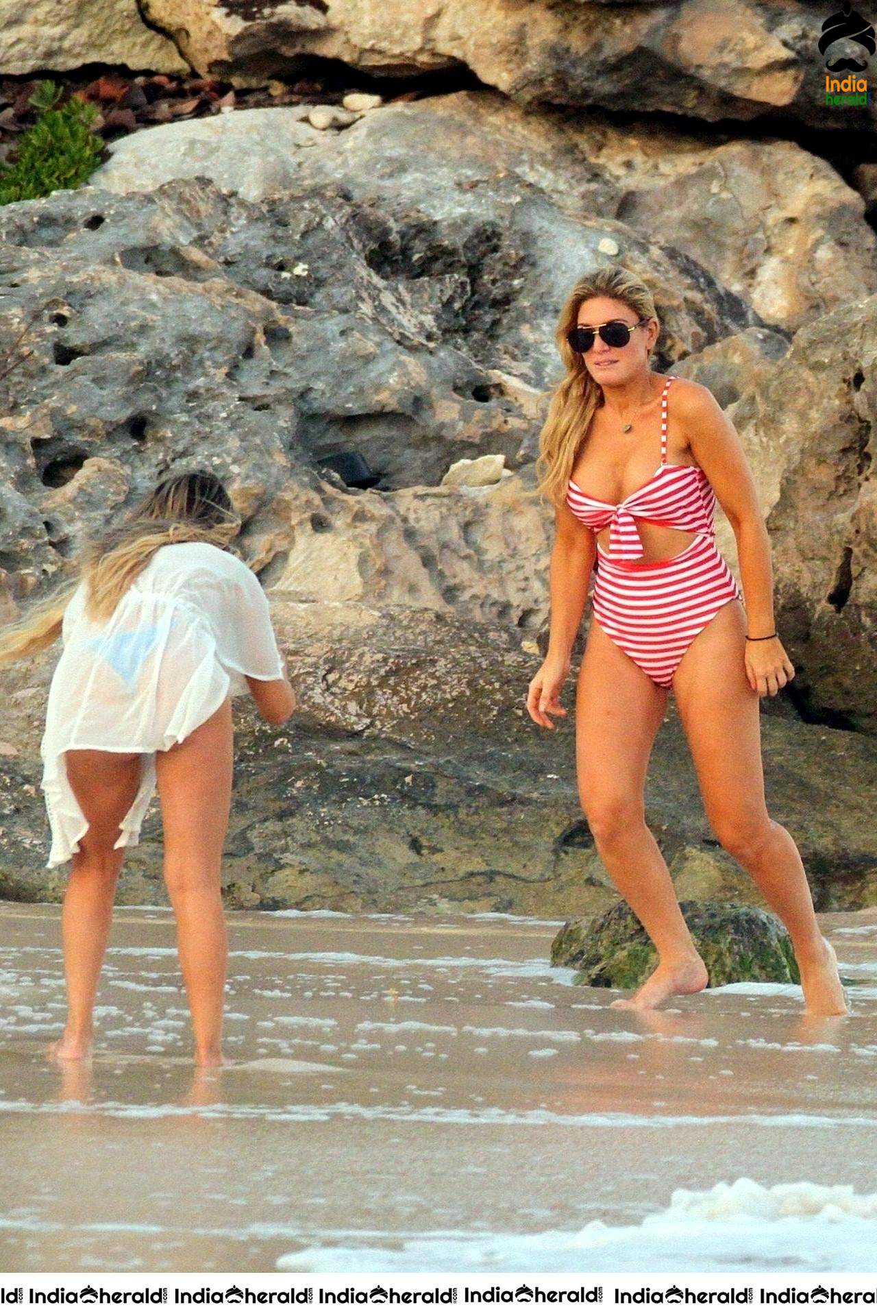 Hofit Golan sizzling display in her swimsuit in Tulum