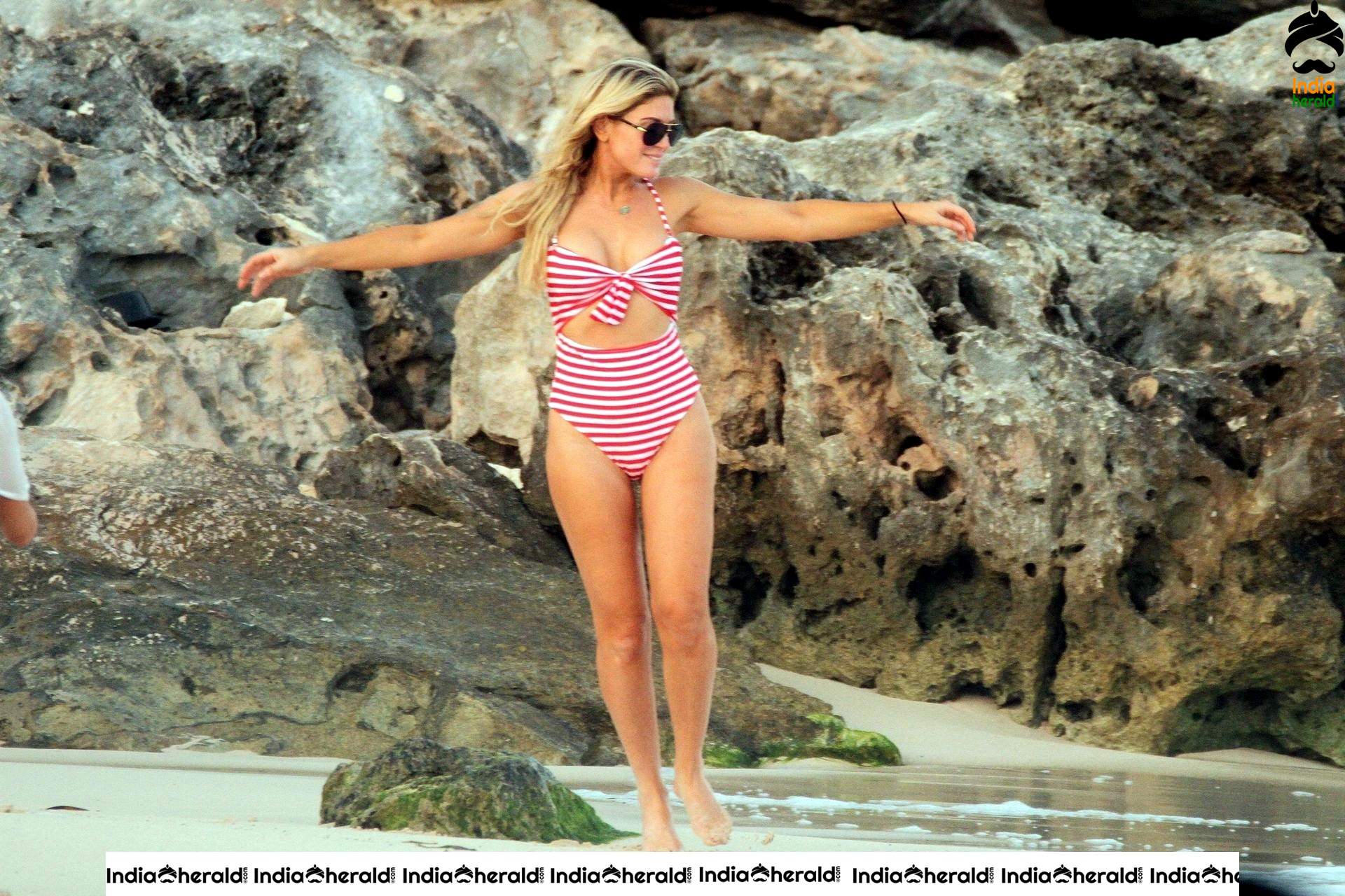 Hofit Golan sizzling display in her swimsuit in Tulum