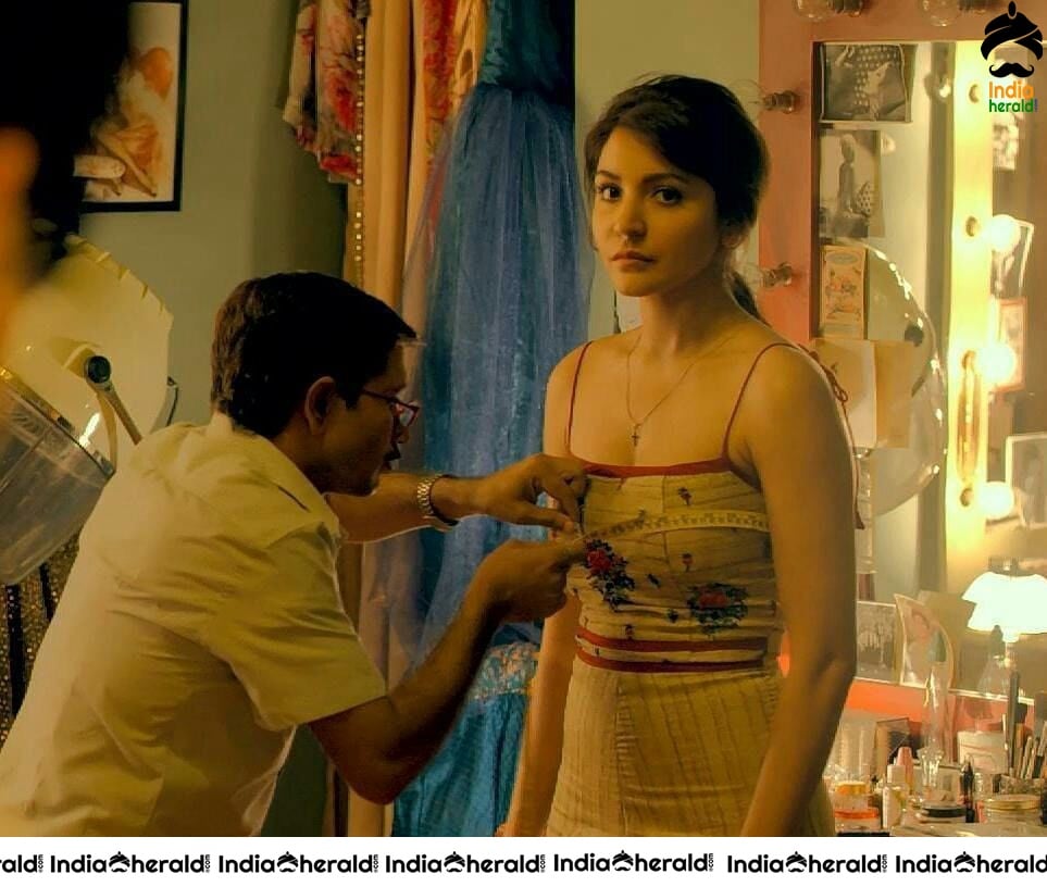 Hot Bollywood Actresses Exposing Too Hot to Handle Photos Collection Set 2