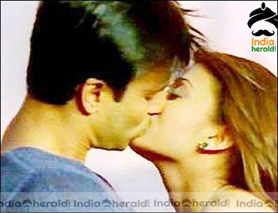 Hottest Lip Locks in Bollywood