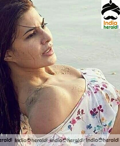 Jacqueline Fernandez Hottest Bikini Show