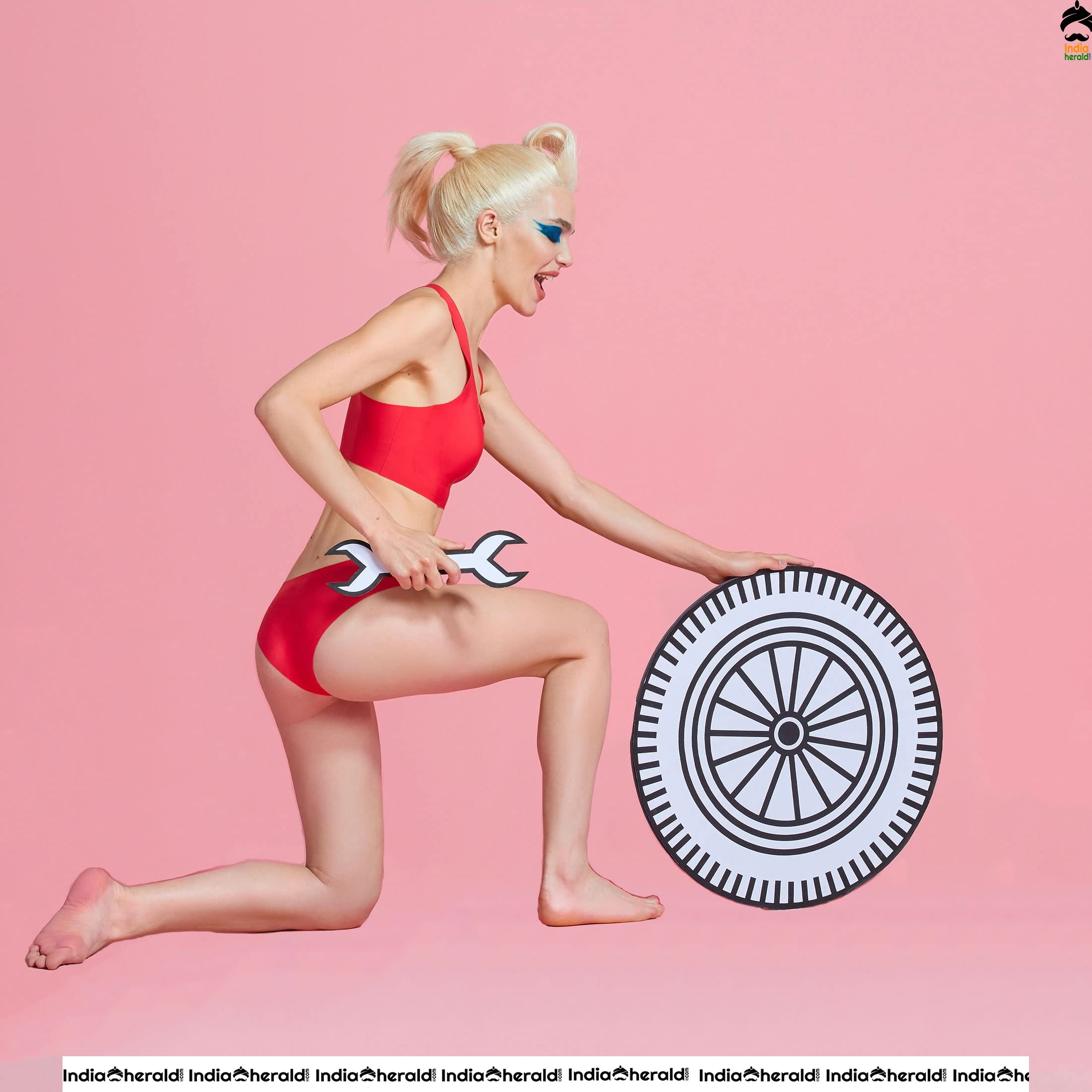 Jade Henot in Sloggi The Unfastened Seven New Hot Photoshoot Set 2