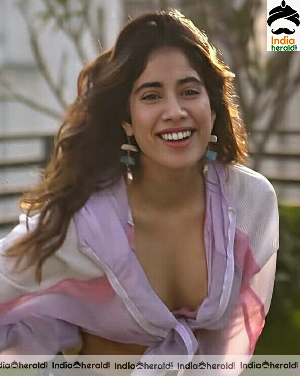 Janhvi Kapoor Hot Cleavage Revealing Stills